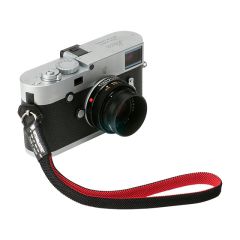 ARTISAN & ARTIST ACAM-313N Silk Camera Hand Strap Sort / Rød
