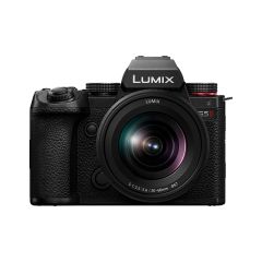 Panasonic Lumix S5 II + 20-60mm F/3.5-5.6